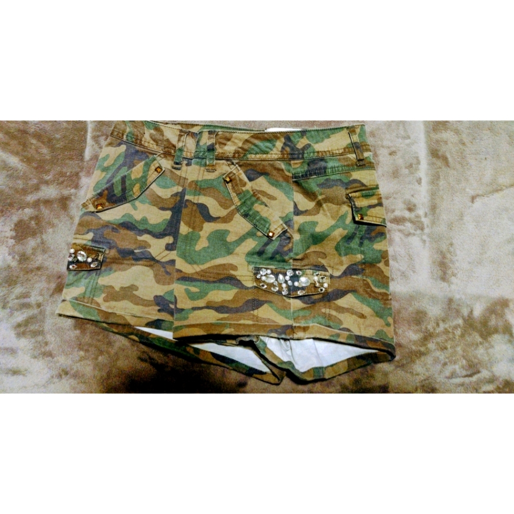 Camo Shorts - Picture 2 of 4
